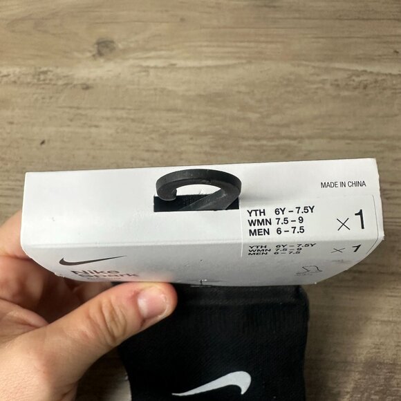 NWT Nike Dri-Fit Spark Unisex Cushioned Ankle Running Socks Size Small (Black) - Picture 3 of 10